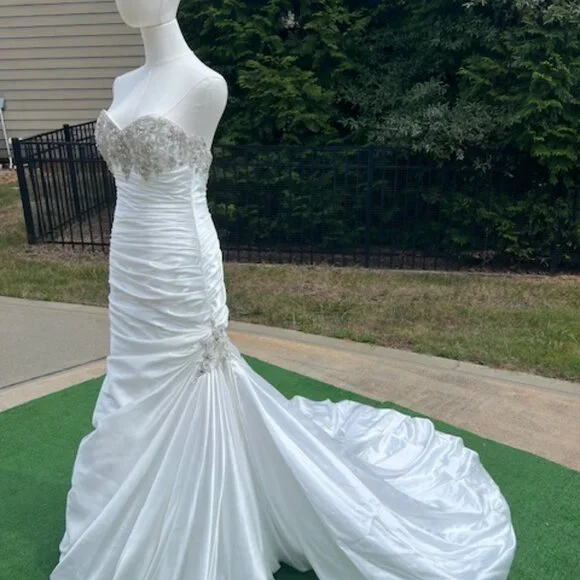 NWT Maggie Sottero Bridal Gown Strapless Diamond White Satin Size 8 - Picture 13 of 15